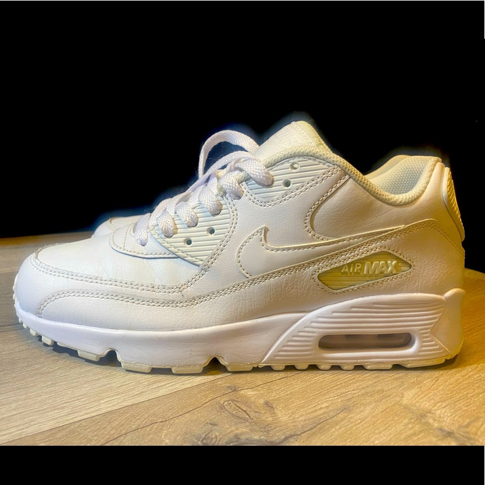 Like New Triple White Airmax 95